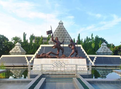 Berkas:Museum 10 November.jpg - Wikipedia bahasa Indonesia, ensiklopedia  bebas