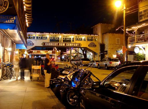 File:Cannery Row at Night VI.jpg - Wikimedia Commons