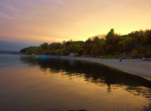 File:Varna beach at sunset.jpg - Wikimedia Commons