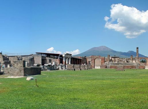 File:Pompeii Forum.JPG - Wikimedia Commons
