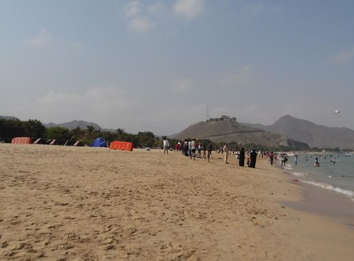 File:Khor Fakkan Beach Fujairah UAE - panoramio (17).jpg - Wikimedia Commons