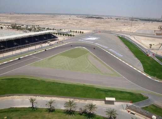 File:Bahrain-International-Circuit-curve-19-vip-tower.JPG - Wikimedia  Commons