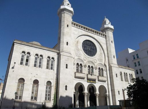 File:Mosquée Abdallah Ibn Salam (ancienne Synagogue d'Oran) en 2011.JPG -  Wikimedia Commons