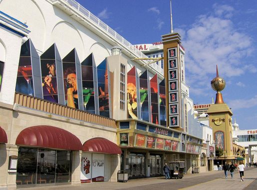 File:Resorts Atlantic City - Boardwalk Entrance.jpg - Wikimedia Commons