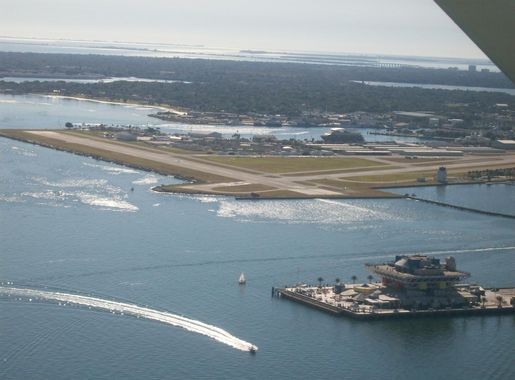 File:Aerial Photo - Albert Whitted Airport - Florida USA.jpg - Wikimedia  Commons