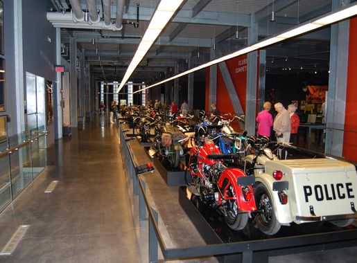 File:Harley-Davidson Museum Bike Parade.JPG - Wikimedia Commons