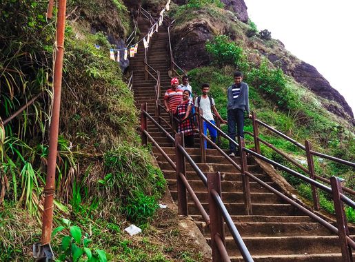 File:Sri Padaya Adam's Peak road.jpg - Wikimedia Commons