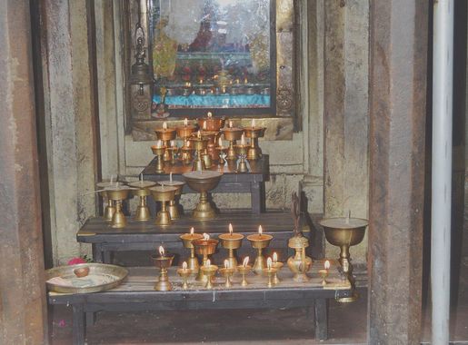 File:Bouddha Statue, Mahabouddha Mandir, Patan, Lalitpur, Nepal 03.jpg -  Wikimedia Commons