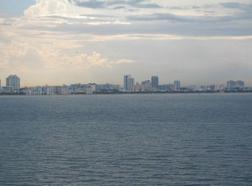 File:Miami Beach from sea, June 2004.jpg - Wikimedia Commons
