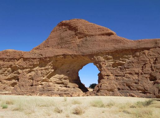 File:Tokou Eye in the Ennedi Mountains - northeastern Chad 2015.jpg -  Wikimedia Commons