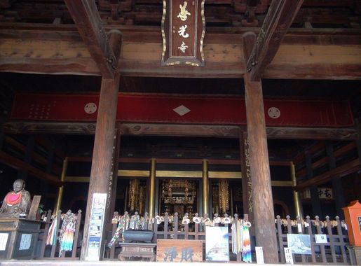 File:Kai-Zenkoji-temple hall of a Buddhist temple inside №1.JPG - Wikimedia  Commons