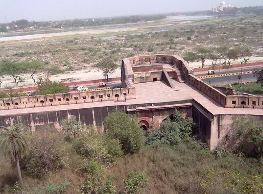 File:A view of Taj Mahal from agra fort.jpg - Wikimedia Commons