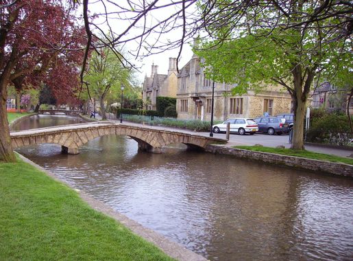 File:Bourton on the Water 6.JPG - Wikimedia Commons