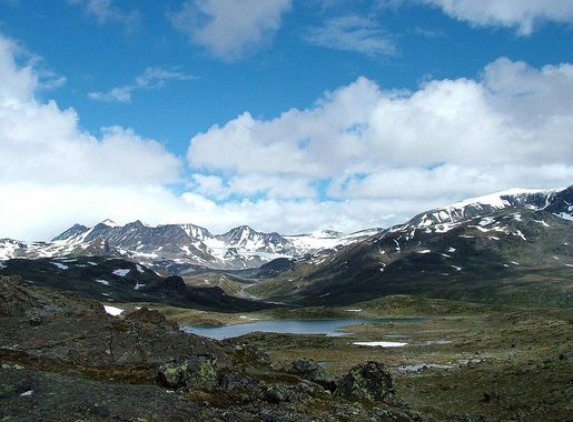 File:Jotunheimen mountains near Memurubu.jpg - Wikimedia Commons