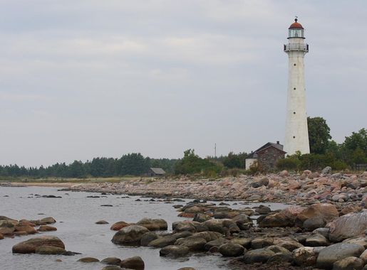 File:Kihnu majakas.JPG - Wikimedia Commons