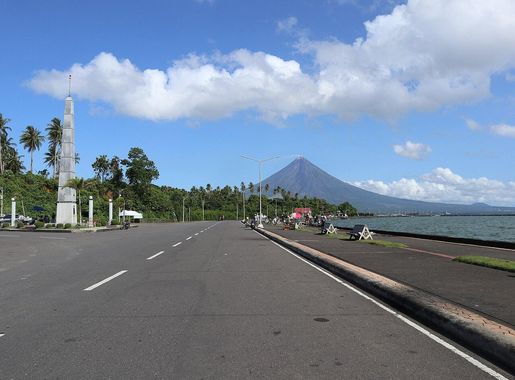 File:Legazpi Boulevard with Mount Mayon view 4 (Legazpi, Albay;  04-10-2024).jpg - Wikimedia Commons