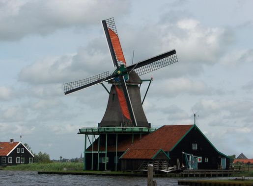 File:Windmill De Kat.jpg - Wikimedia Commons