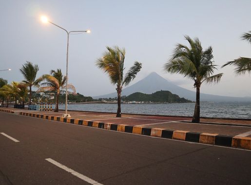 File:Legazpi Boulevard sunrise with Mount Mayon view (Legazpi, Albay;  04-25-2023).jpg - Wikimedia Commons