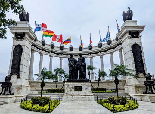 File:Hemiciclo de la Rotonda en Guayaquil.jpg - Wikimedia Commons