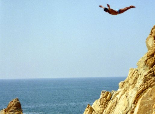 File:Acapulco Cliff Diver.jpg - Wikimedia Commons