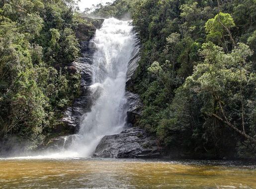 Ficheiro:Cachoeira Santo Isidro - Parque Nacional da Serra da Bocaina  01.jpg – Wikipédia, a enciclopédia livre