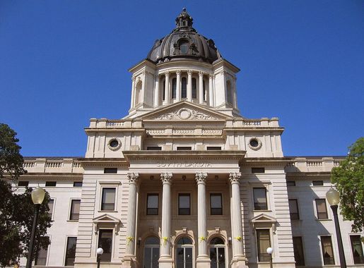 File:South Dakota State Capitol front exterior horizontal.JPG - Wikimedia  Commons