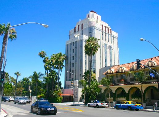 File:Sunset Tower, 8358 Sunset Blvd. West Hollywood 2383.jpg - Wikimedia  Commons