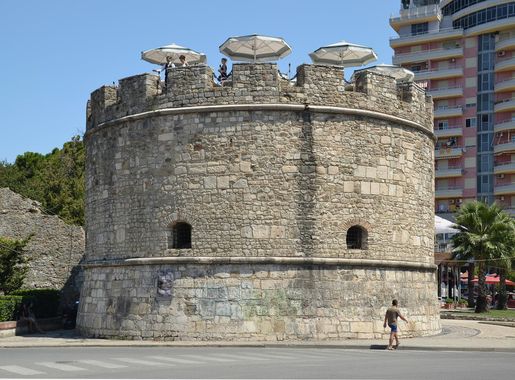 File:Castle Tower in Durrës (by Pudelek).JPG - Wikimedia Commons