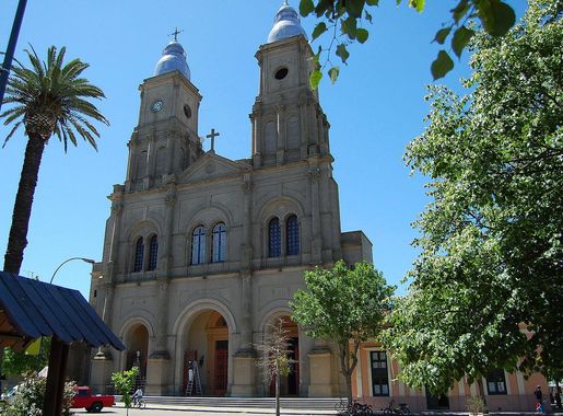 File:Catedral - Plaza Asamblea.JPG - Wikimedia Commons