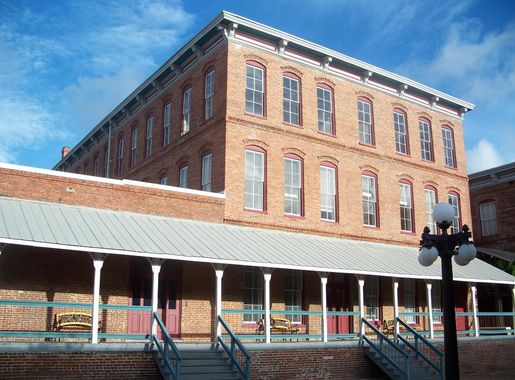 File:Tampa Ybor Factory01.jpg - Wikimedia Commons