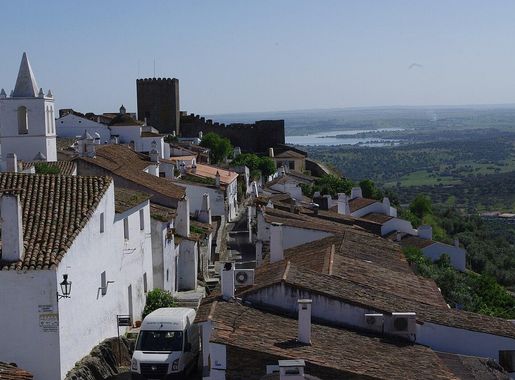 File:Monsaraz, Portugal - Apr 2011.jpg - Wikimedia Commons