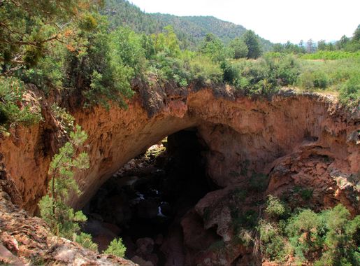 File:Tonto Natural Bridge (24102183557).jpg - Wikimedia Commons