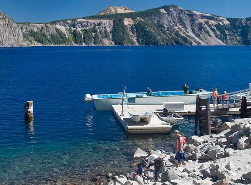 File:Boat Launch at Cleetwood Cove with the Old Man of the Lake to the left  (4105429577).jpg - Wikimedia Commons