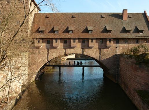 File:Fronfeste und Kettensteg Nuernberg.JPG - Wikimedia Commons
