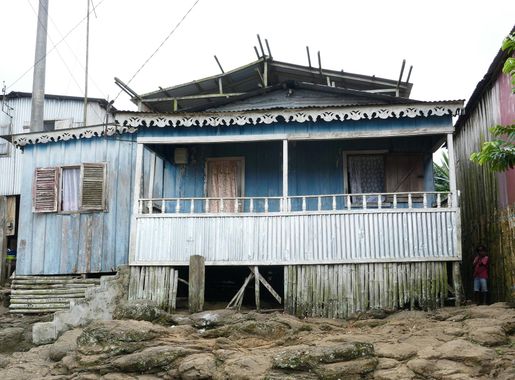 File:Habitations à São João dos Angolares (São Tomé) (23).jpg - Wikimedia  Commons