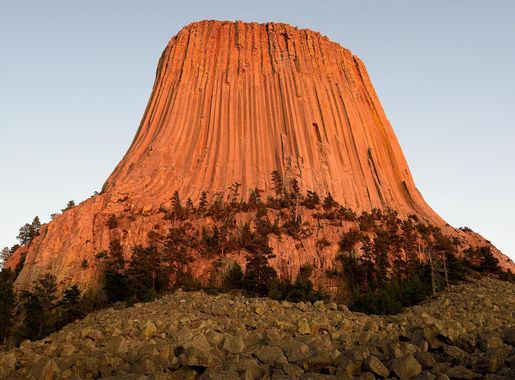 File:Devils Tower at sunset, Wyoming USA.jpg - Wikimedia Commons