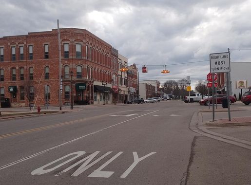 File:Downtown Ithaca Michigan.jpg - Wikimedia Commons