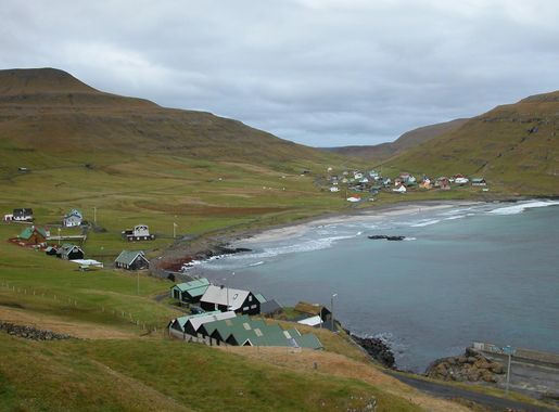 File:Húsavík, Faroe Islands (2).JPG - Wikimedia Commons