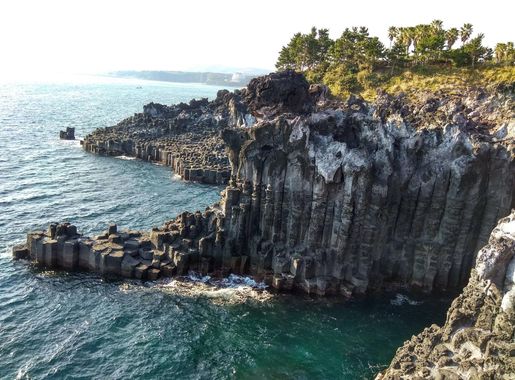 File:제주 중문대포해안주상절리대 (Jeju Jungmun Daepo Jusangjeolli Cliff).jpg - Wikimedia  Commons