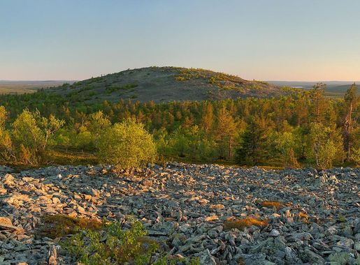 File:Midnight landscape from Oratunturi towards west, Sodankylä, Lapland,  Finland, 2019 June.jpg - Wikimedia Commons