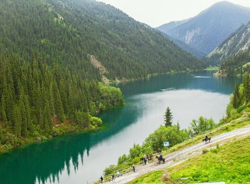 Файл:Kolsay Lake.jpeg — Википедия