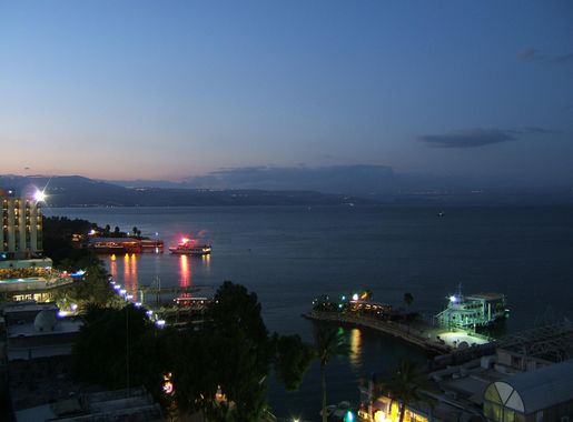 קובץ:Sea of galilee dusk from tiberias israel.JPG – ויקיפדיה