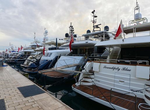 File:Vieux Port de Cannes (50519003762).jpg - Wikimedia Commons