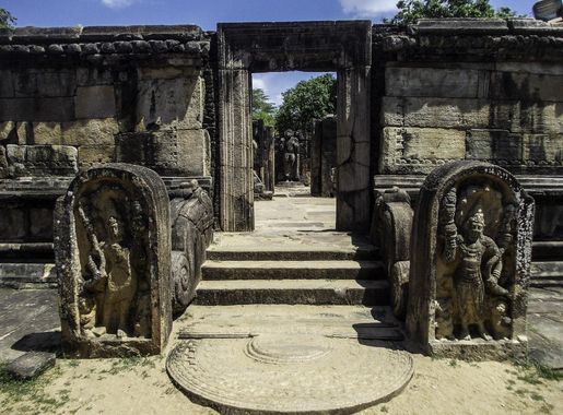Ancient Stone Temple in Sri Lanka image - Free stock photo - Public Domain  photo - CC0 Images
