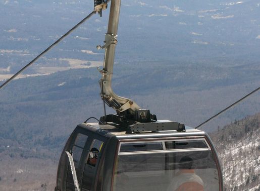 File:Gondola car 20060409.jpg - Wikimedia Commons