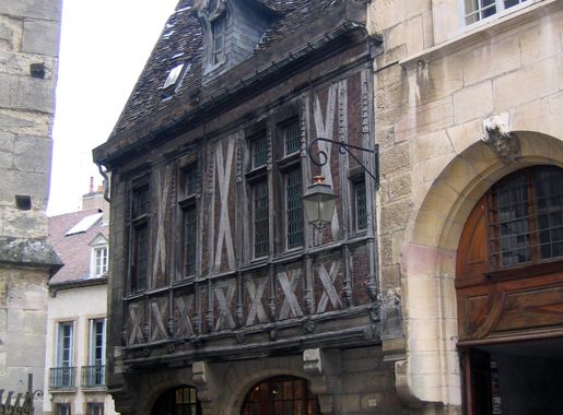 File:Dijon - Maison Millière - 10 rue de la Chouette - 102.jpg - Wikimedia  Commons