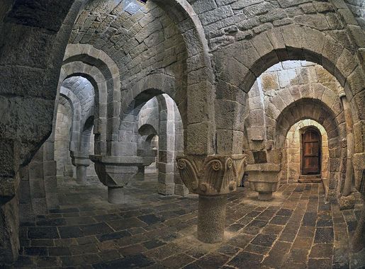 File:WLM14ES - Cripta del monasterio de Leyre, Navarra - alepheli.jpg -  Wikimedia Commons