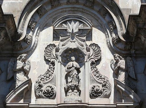 File:Iglesia de la Compañía de Jesus, Quito 01.jpg - Wikimedia Commons