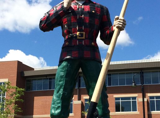 File:Paul Bunyan statue, Bangor Maine.JPG - Wikimedia Commons