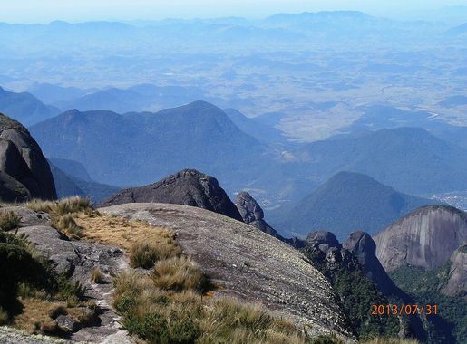 File:Teresópolis RJ Brasil - Parque Nacional da Serra dos Órgãos, Pedra do  Sino - panoramio.jpg - Wikimedia Commons